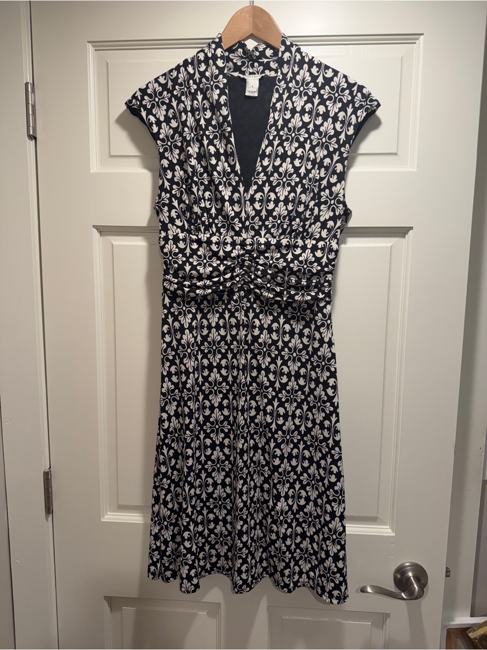 White House Black Market Black and White Fleur-Print Midi Dress